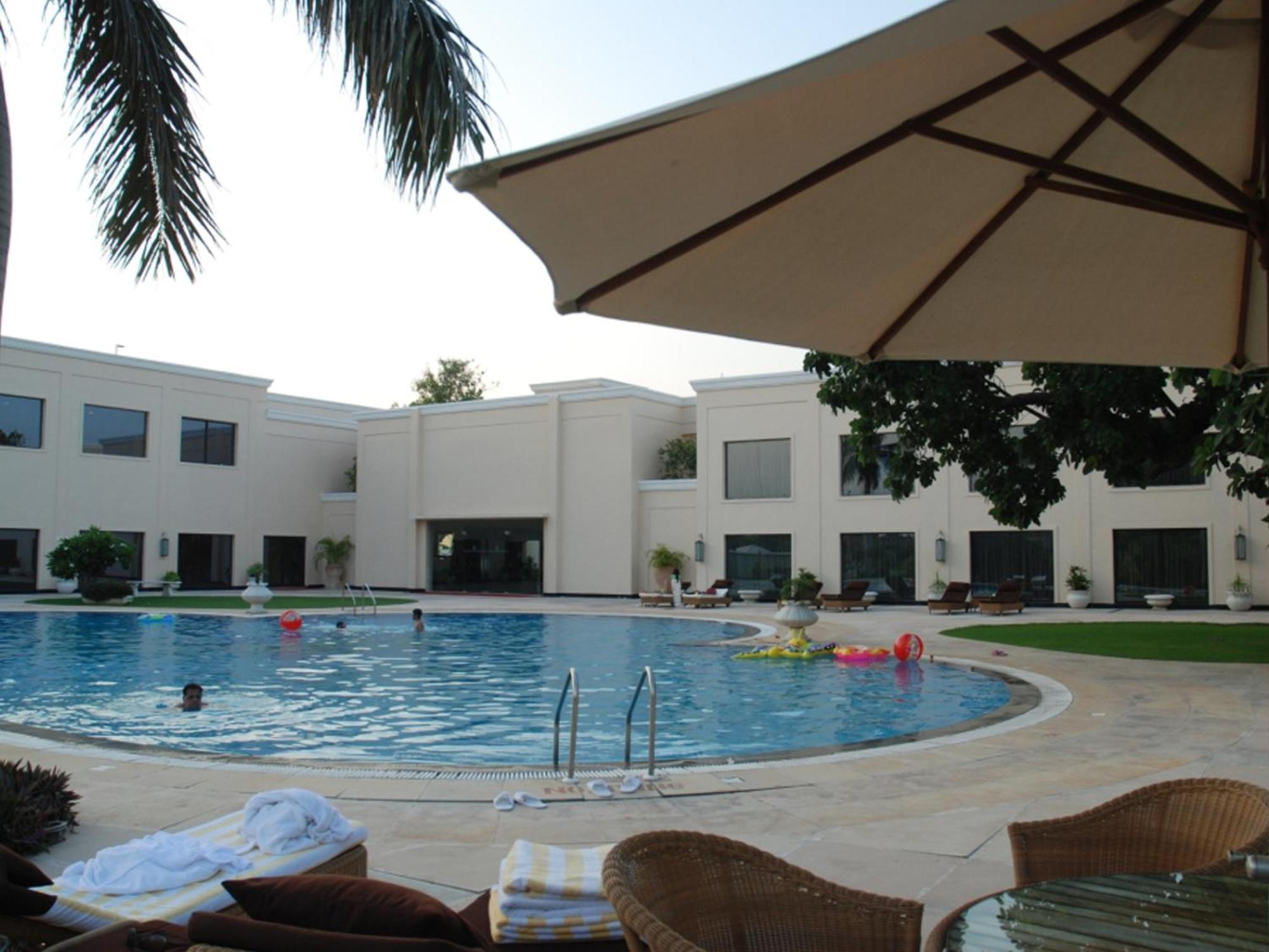 The Lalit Temple View Hotel Khajurāho Eksteriør billede