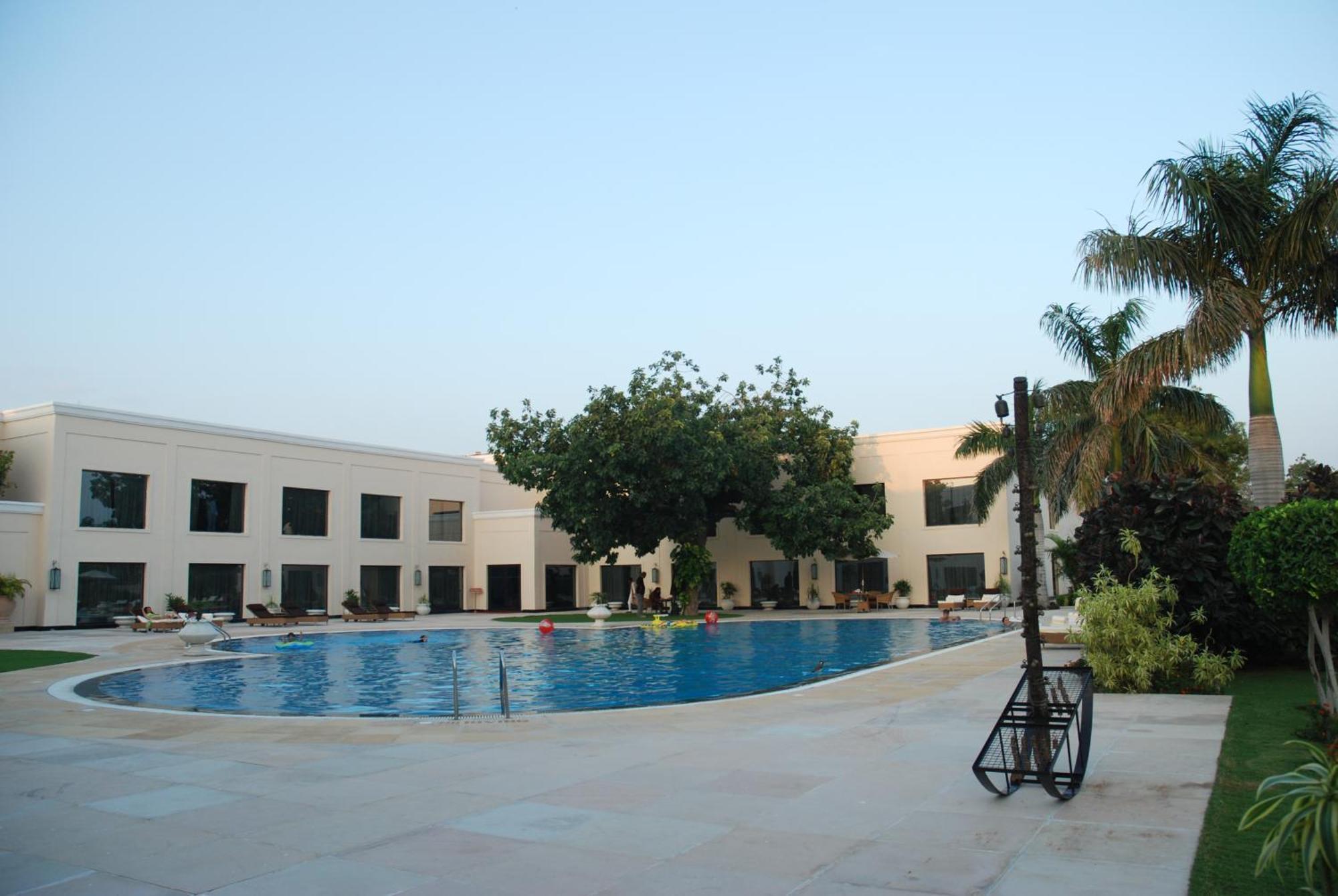 The Lalit Temple View Hotel Khajurāho Eksteriør billede