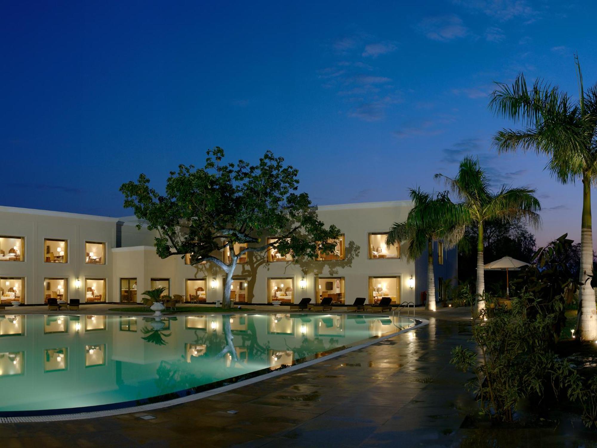 The Lalit Temple View Hotel Khajurāho Eksteriør billede
