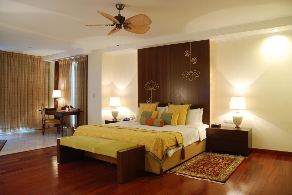 The Lalit Temple View Hotel Khajurāho Eksteriør billede