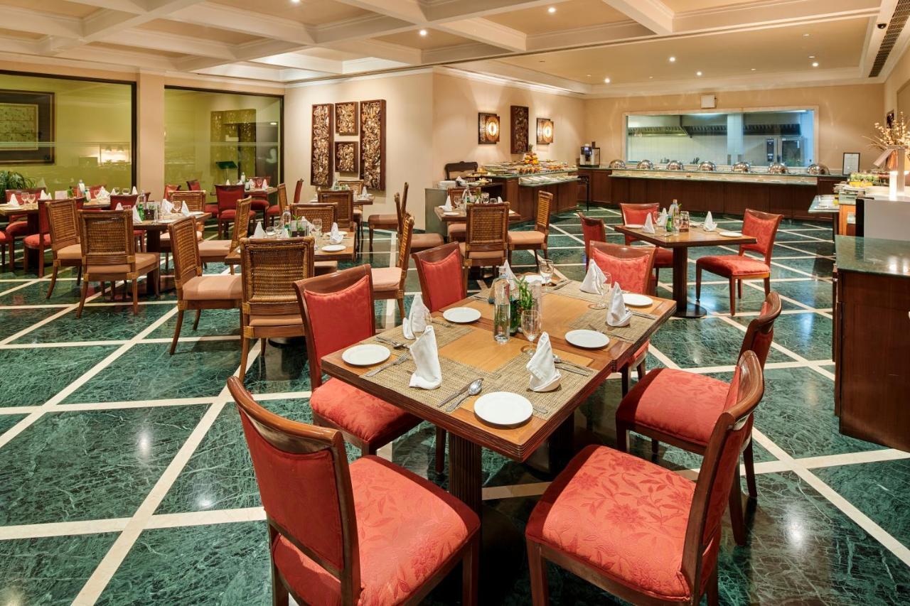The Lalit Temple View Hotel Khajurāho Eksteriør billede